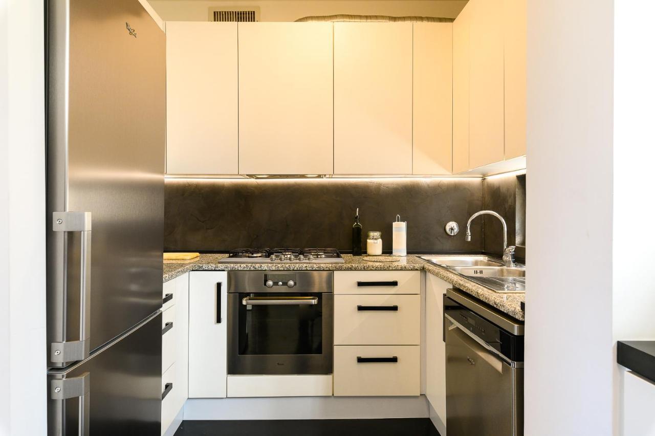 Peaceful Penthouse With Garage By Ndp Rent Apartment Roma Ngoại thất bức ảnh