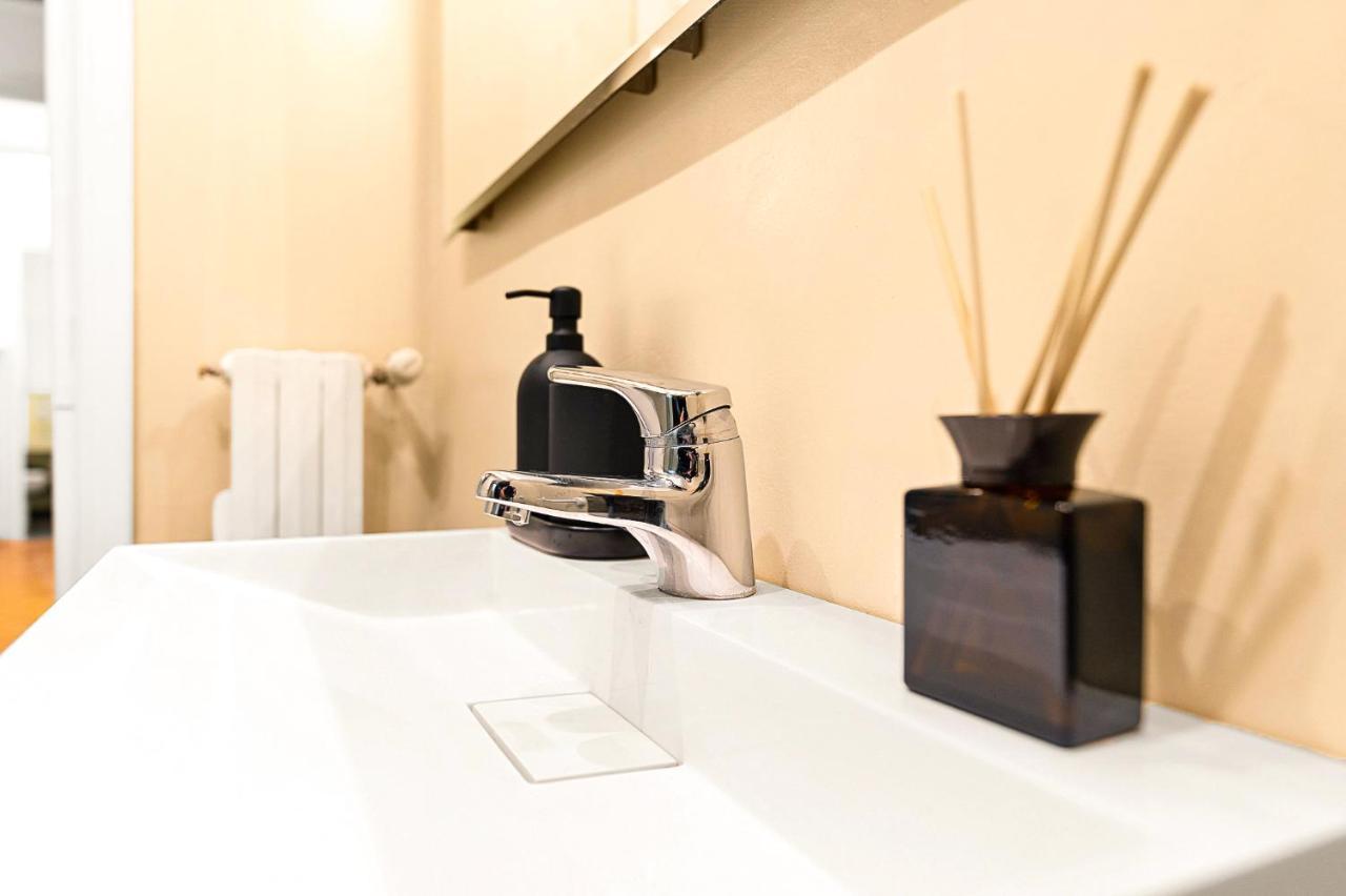 Peaceful Penthouse With Garage By Ndp Rent Apartment Roma Ngoại thất bức ảnh