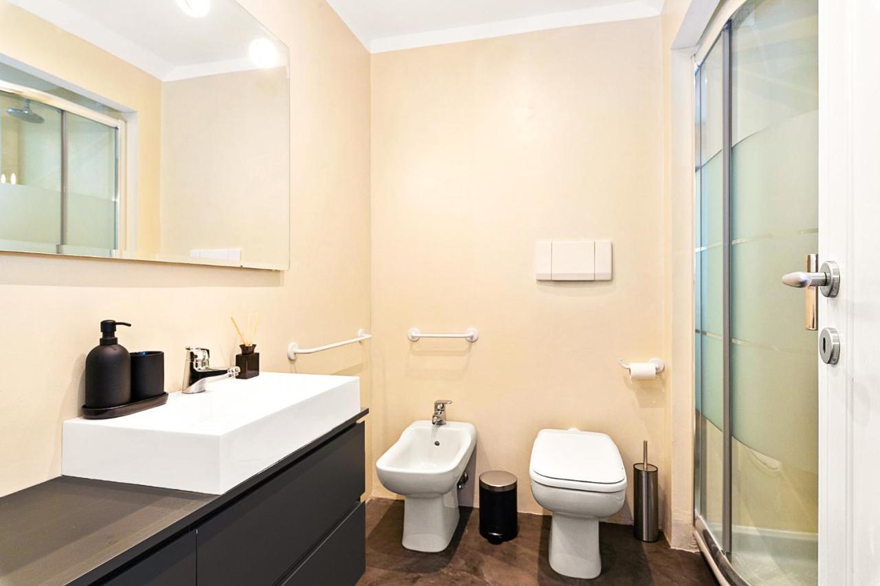 Peaceful Penthouse With Garage By Ndp Rent Apartment Roma Ngoại thất bức ảnh